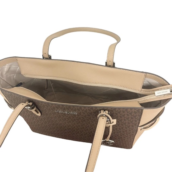 Michael Kors Gilly Large Jet Set Travel Drawstring Tote Camel Brown MK Signature - Picture 7 of 9